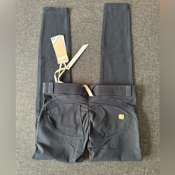 Freddy Pant NWT size small Dark blue -almost black - Picture 4 of 4